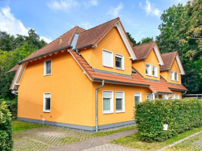 Urlaub in Strandnähe und in idyllischer Lage - Villa Waldidyll FeWo Rügenglück, Breege